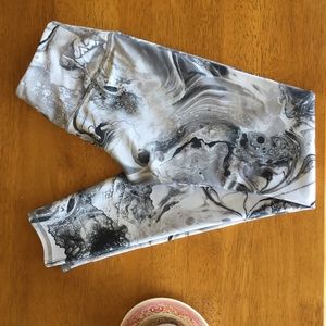 Noli Active Ink Swirl / Marble Swirl Leggings